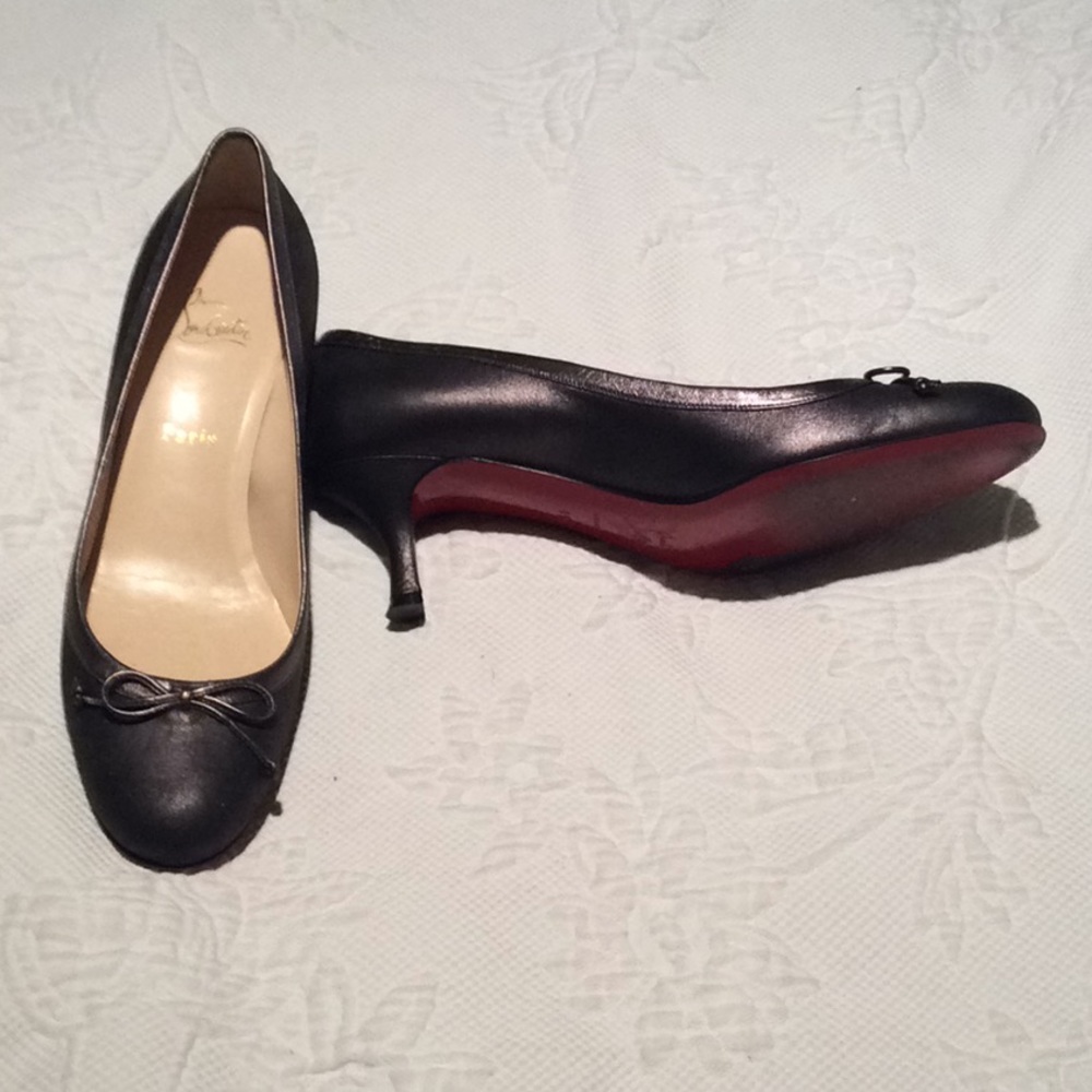 Christian Louboutin pewter leather pumps.  41.5.